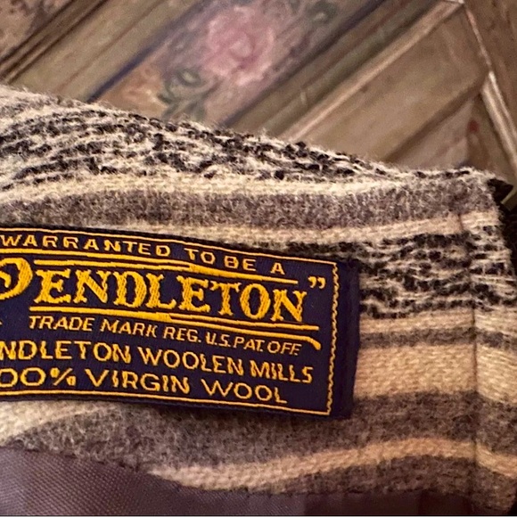 PENDLETON Portland Collection. Wool Cutout Sheath Dress. - Picture 4 of 9